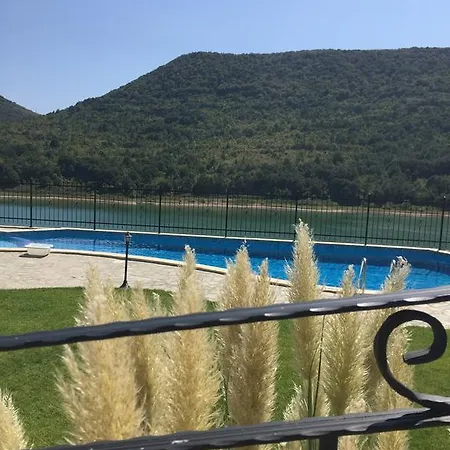 Πανσιόν Eco House Kitana