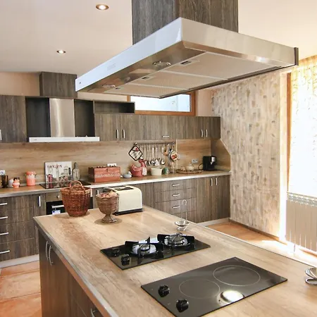 Eco House Kitana 3*