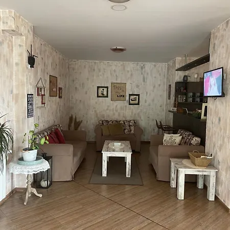 Eco House Kitana アスパルホーヴォ